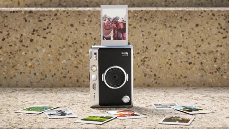 Fujifilm instax mini Evo 2: οθόνη 4,5 ιντσών και βίντεο πριν από το κλικ