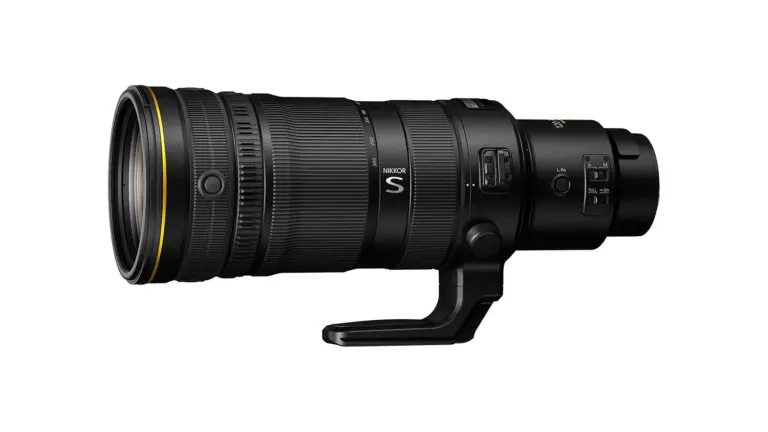 Ο NIKKOR Z 120-300mm f/2.8 TC VR S σε επίσημη φωτογραφία προϊόντος.
